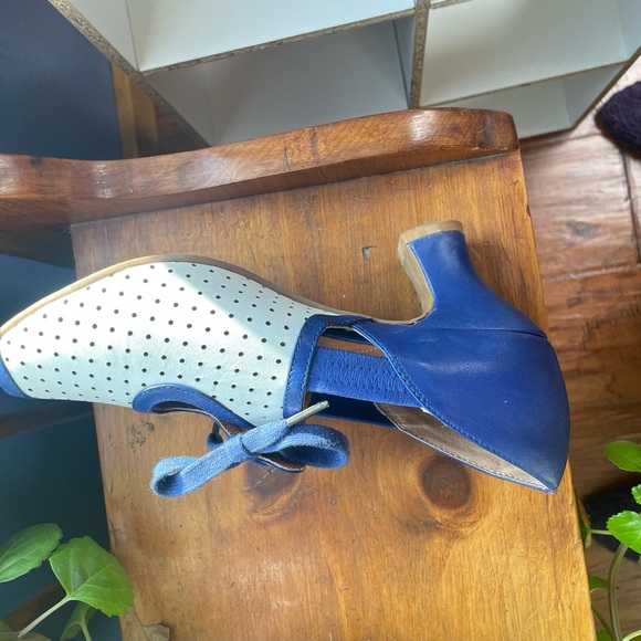 Royal Vintage Ginger in Blue, size 8 - Picture 7 of 7